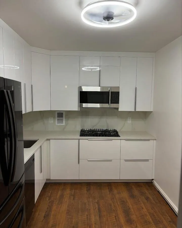 Renovated kitchen with quartz countertops in Winthrop